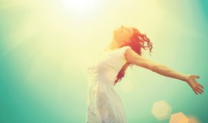 shutterstock_146971178 ▲「4生肖」在農曆7月鬼門開將迎來運勢高潮,不僅財運旺炸,還會遇到很多貴人。(圖/Shutterstock)