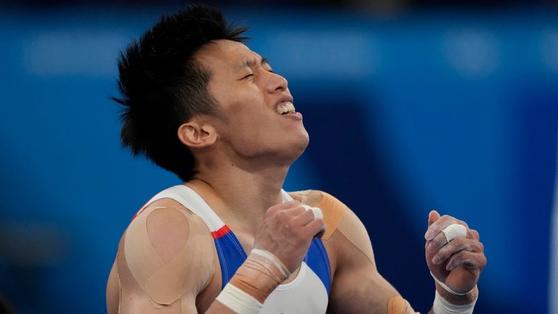 ▲▼李智凱摘下奧運銀牌,喜不自勝。(圖/美聯社、李智凱臉書)