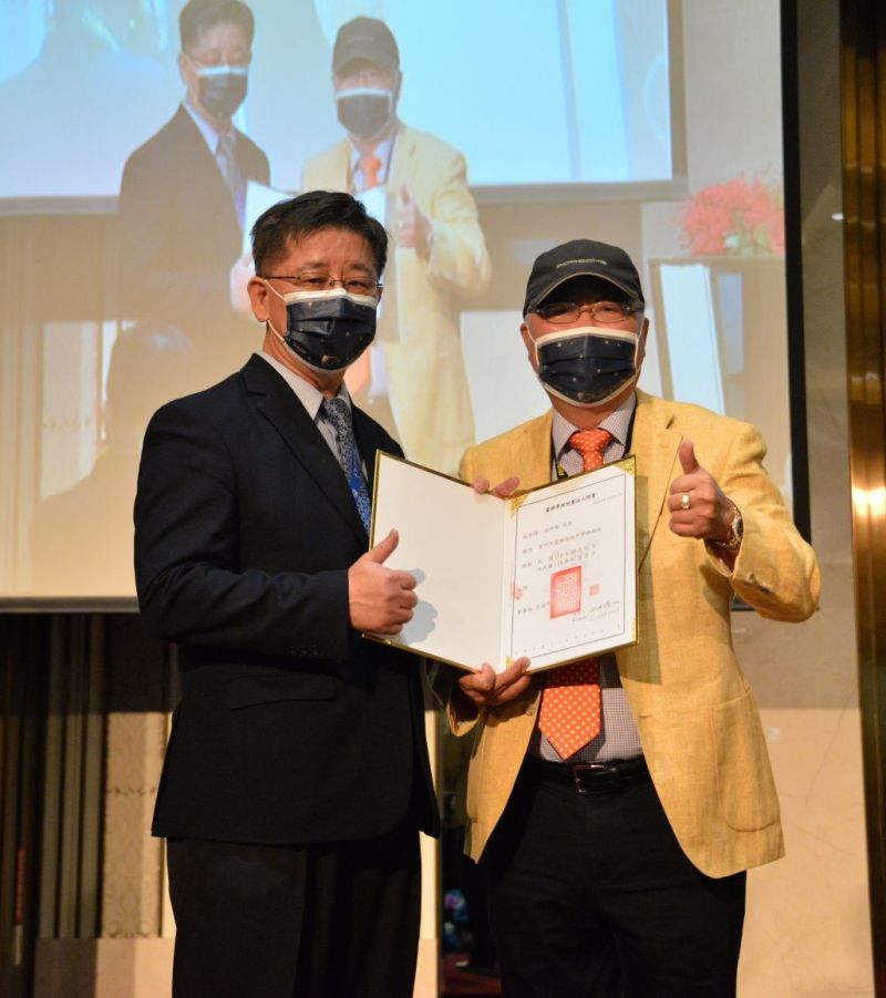 ▲今天走馬上任的林坤燦校長,於中科實中退休後,由葳格延攬出任葳格國際學校總校長。(圖/葳格提供)