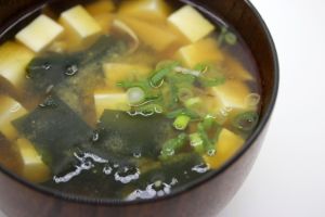 味噌湯總是太鹹？大廚「一招」甘甜又有鮮味：在日本學的
