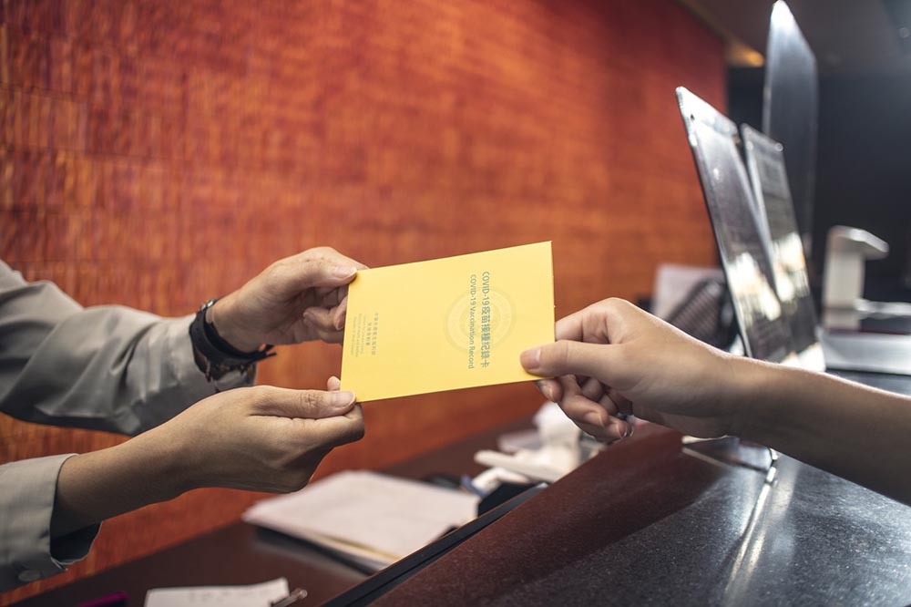 ▲台南大員皇冠假日酒店推出，只要憑疫苗接種卡安心住2天 ，即可抽酒店免費住7天（圖／台南大員皇冠假日酒店提供）