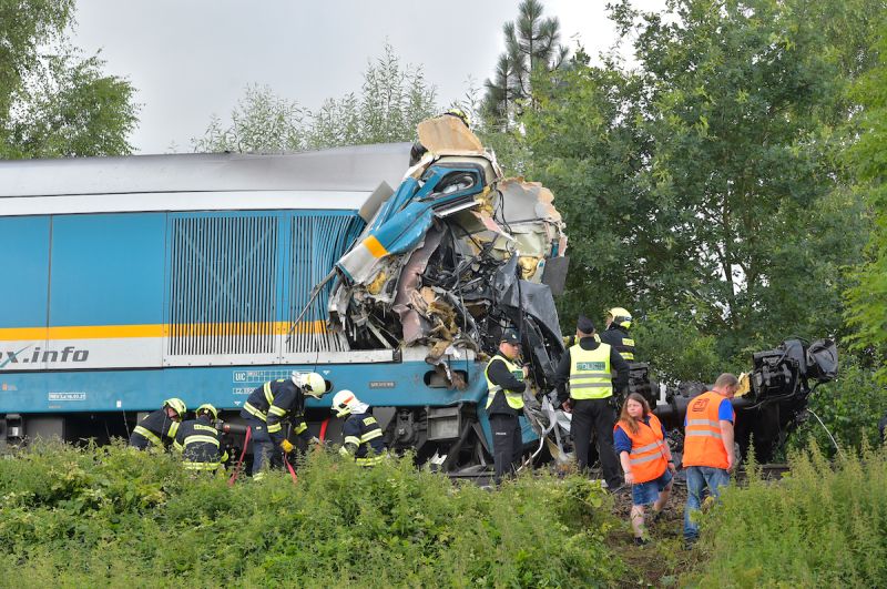 捷克兩列車相撞　釀2死40多人受傷
