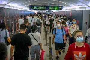 時隔六百日！中國取消口罩要求　北京地鐵載客量回歸1200萬人次
