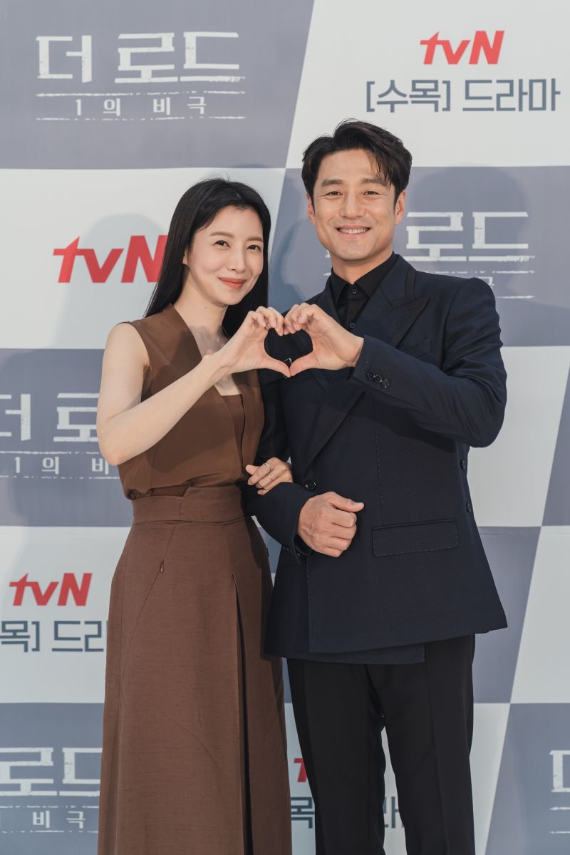▲池珍熙(右)、尹世雅二度合作。(圖/friDay影音、愛奇藝國際站)
