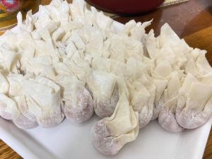 ▲一位主婦在家製作餛飩時,一吃卻發現肉餡冒出一股酸味,忍不住將自己的配方公開上網求助。(圖/翻攝《廚藝公社》) ▲一位主婦在家製作餛飩時,一吃卻發現肉餡冒出一股酸味,忍不住將自己的配方公開上網求助。(圖/翻攝《廚藝公社》)