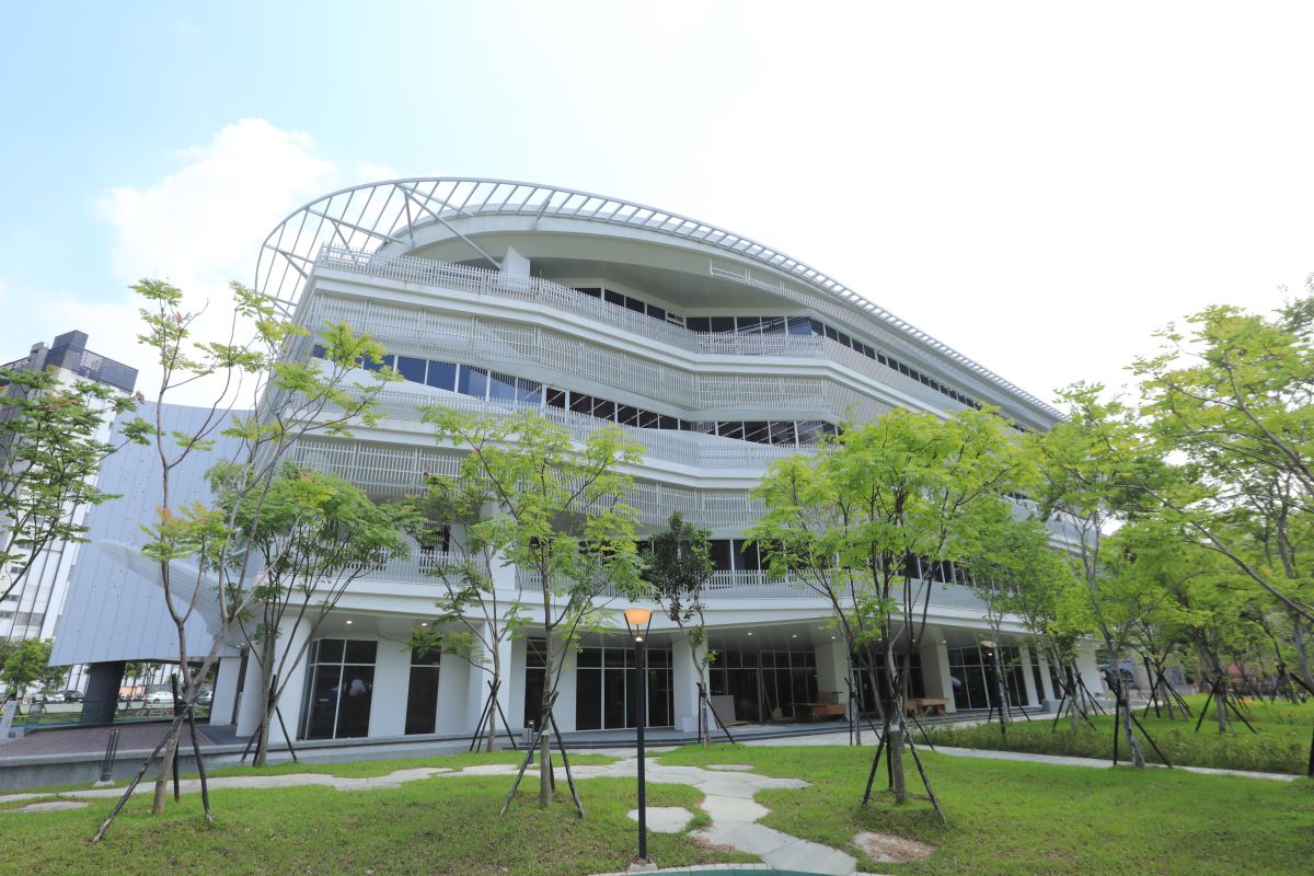 ▲國家電影中心鄰近行政院新莊聯合辦公大樓，附近又有新北產業園區、知識產業園區、捷運商城開發案等產業鏈匯聚。（圖／新北市政府新聞局提供）