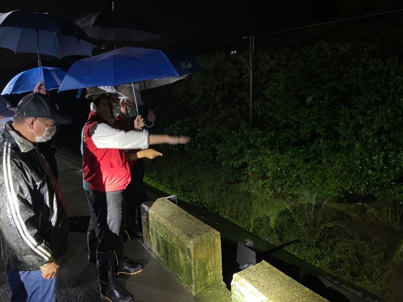 14縣市豪大雨來襲 屏東高雄列淹水一二級警戒
