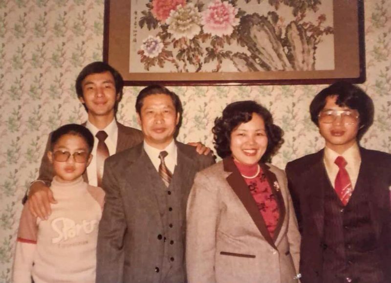 ▲國民黨前主席朱立倫在臉書上PO出過去與父親的合照,表示過去這2年卸下所有職務後,才有時間好好陪伴父親。(圖/翻攝朱立倫臉書)
