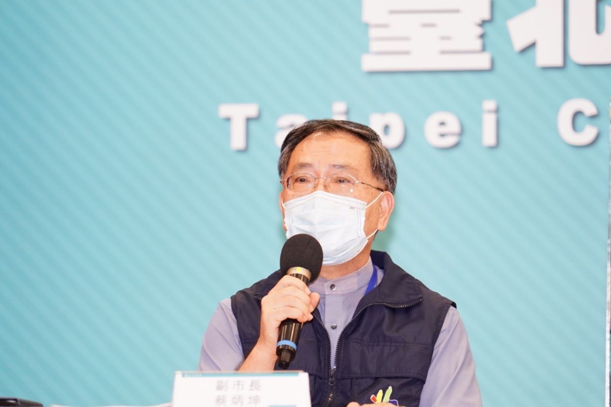 ▲針對是否鼓勵打國產高端疫苗，北市副市長蔡炳坤表示，由民眾自行判斷。（圖／北市府提供）