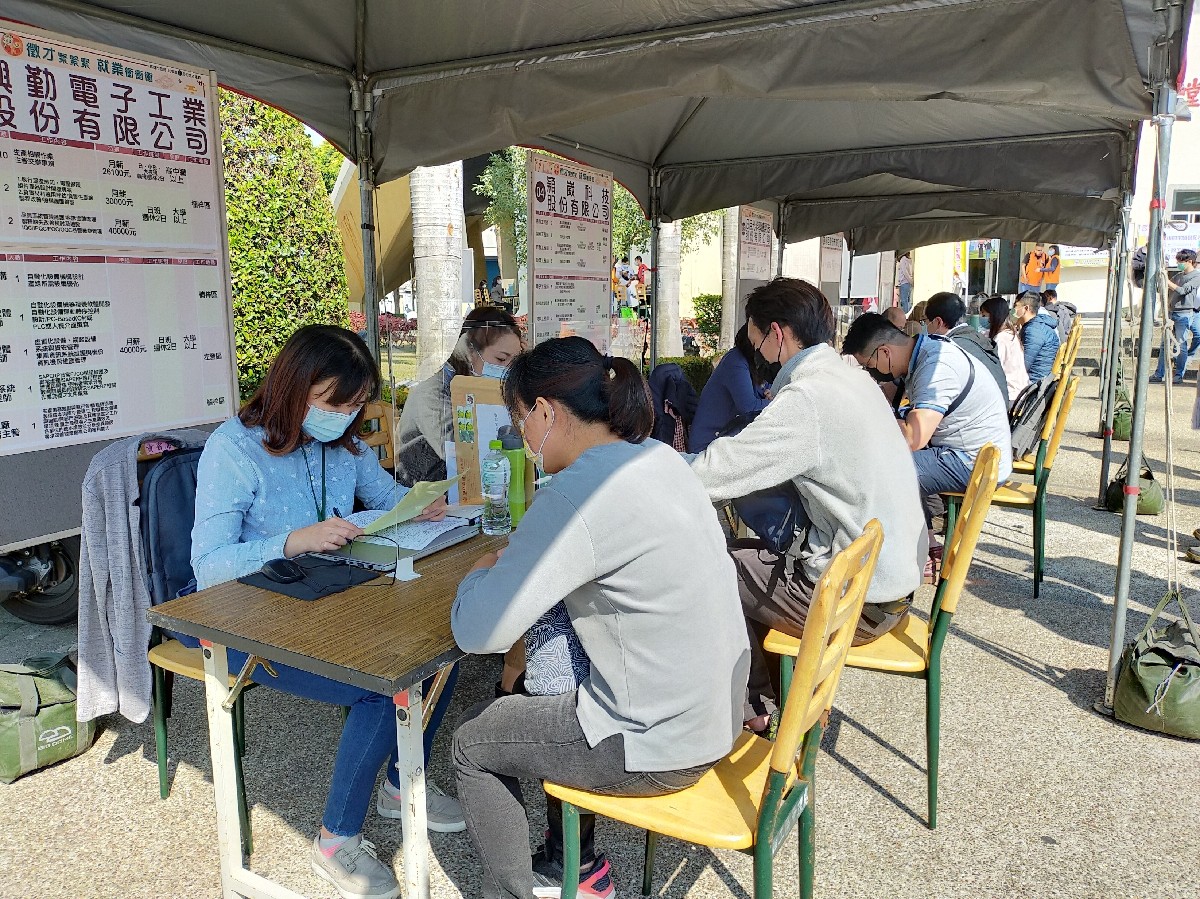 ▲經濟部國營會表示，勞動部的安心即時上工計畫職缺，均為各國營事業的新增職缺，不會排擠既有人力。（圖／NOWnews資料照，高雄市勞工局提供）