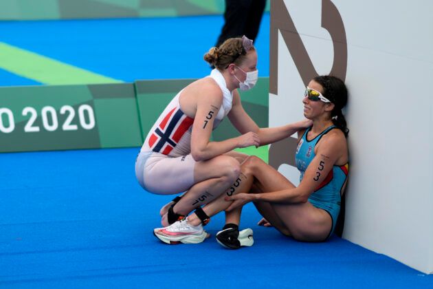▲女子鐵人三項比賽後,挪威選手洛特·米勒(Lotte