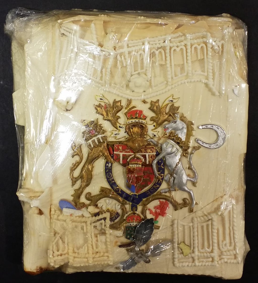 ▲英國王儲查爾斯王子1981年與黛安娜結婚時的一塊婚禮蛋糕，11日在英國以1850英鎊（新台幣約7萬1400元）拍賣售出。（圖／翻攝自dominicwinterauctioneers Instagram）