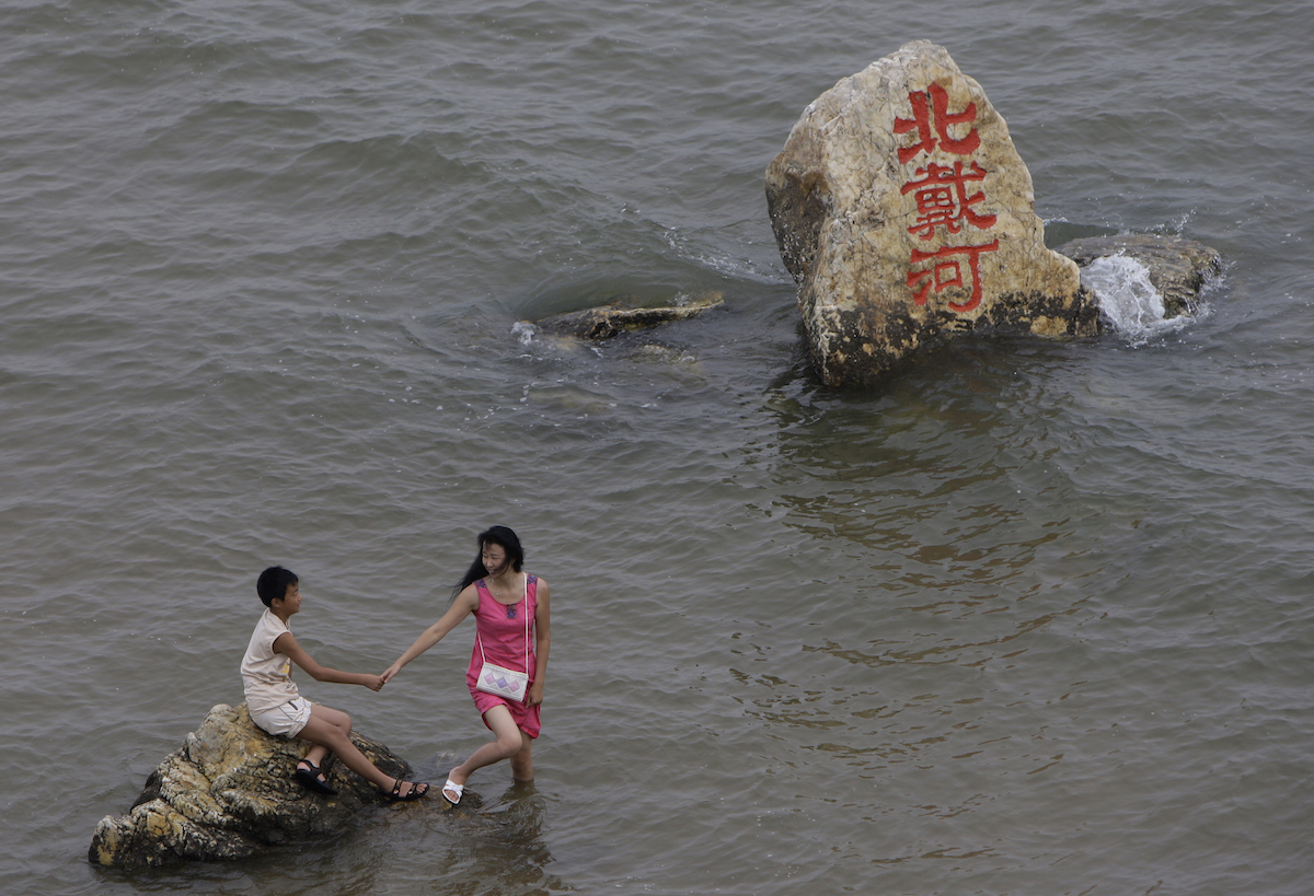 ▲中國政治高層在8月上旬會藉著度假型是，前往北戴河舉行非正式共識會議。（圖／美聯社／達志影像）