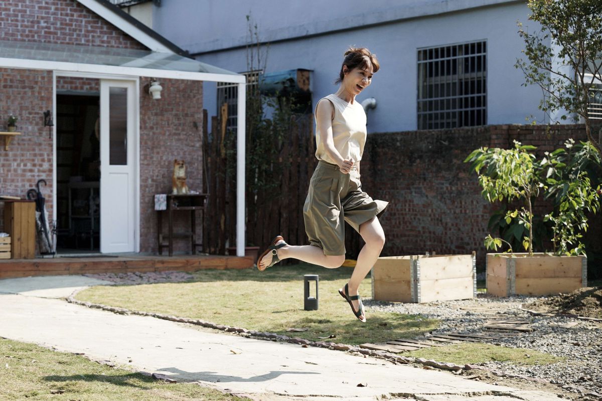 ▲謝盈萱在《俗女養成記2》飾演「陳嘉玲」。（圖／華視、CATCHPLAY提供）