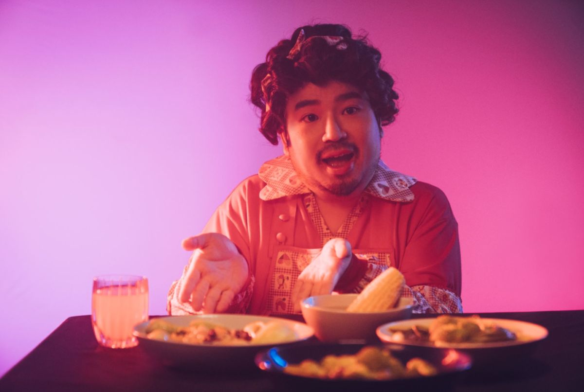 ▲阿達在《清單速配中》展現切換人格的實力派演技。（圖／PChome線上購物提供）