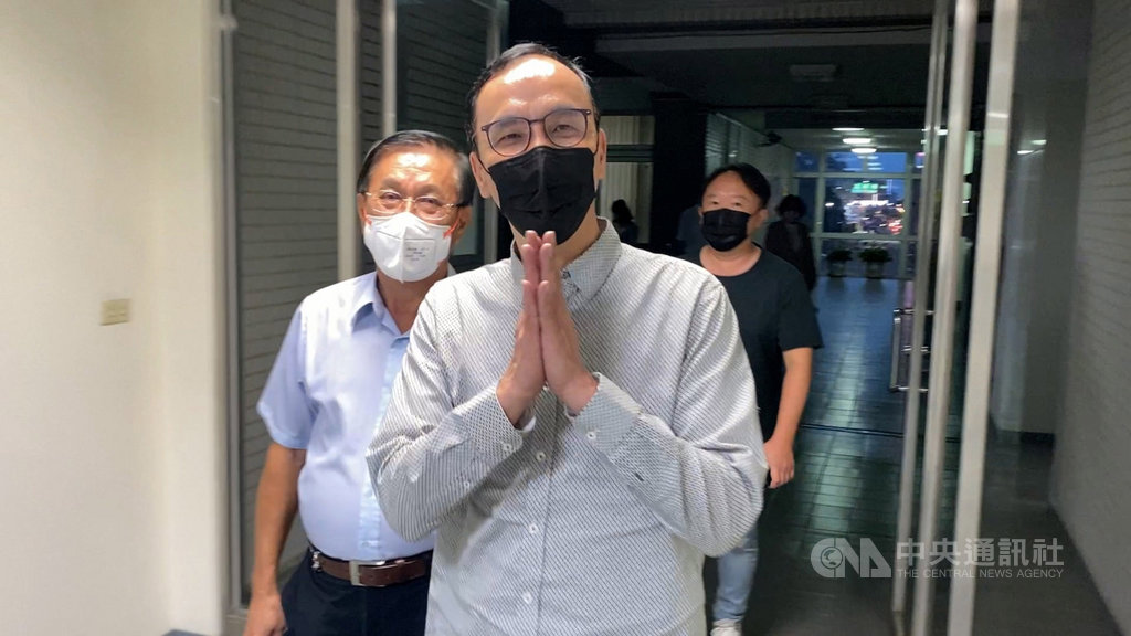 ▲行政院五倍券政策急轉彎，民眾免付1000元就可以領取，國民黨主席參選人朱立倫今（14）日表示，如今行政院終於做出「第一個小步」。（圖／資料照片）