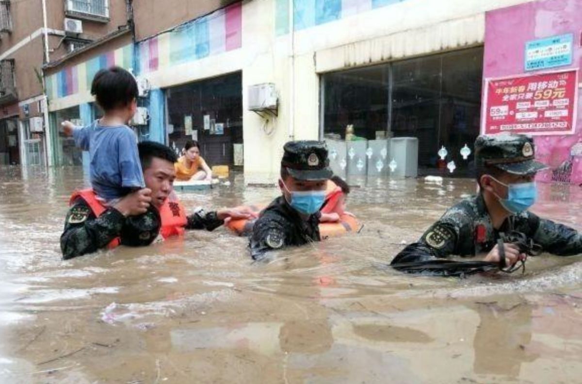 ▲湖北省孝感市、隨州市一帶，11日至12日降下破紀錄暴雨，部分地區淹水嚴重。（圖／翻攝自長江日報）