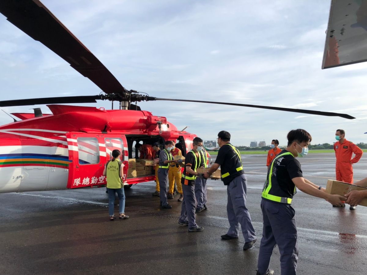 ▲高雄桃源區山區復興、拉芙蘭、梅山三部落聯外交通受阻，高市府今（13）日進行第4批物資運補。（圖／翻攝畫面）