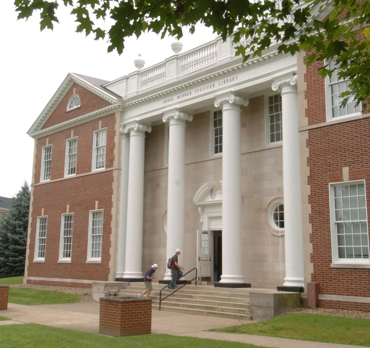 ▲美國西維吉尼亞州衛理公會學院規定，未來學生若沒接種疫苗就出現在校區，將被處以罰金。資料照。（圖／美聯社／達志影像）