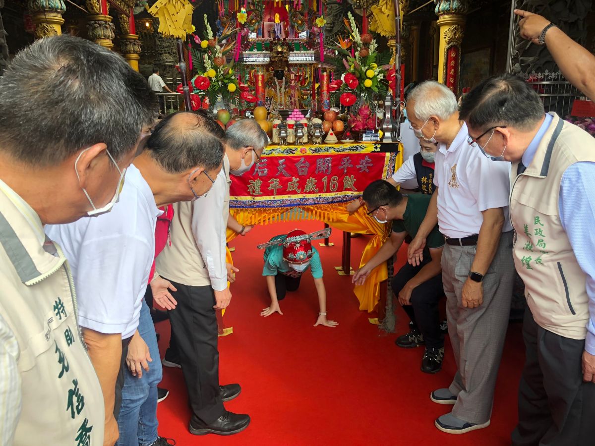 ▲農曆七月七日七娘媽生的「做16歲成年禮」係府城台南獨特的傳統習俗。（圖／台南市政府提供）