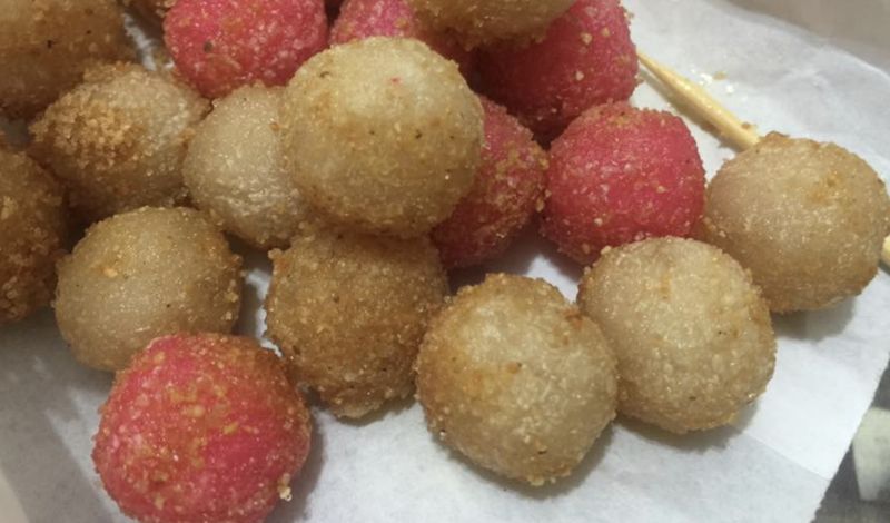▲更有人點出精髓「炸湯圓的重點在於花生粉夠不夠香甜、湯圓有沒有很外酥內軟,覺得還是辦桌的好吃,辦桌沒這道我反而很失望,雖然不是什麼高級的菜色,但真的超好吃」。(圖/讀者提供)