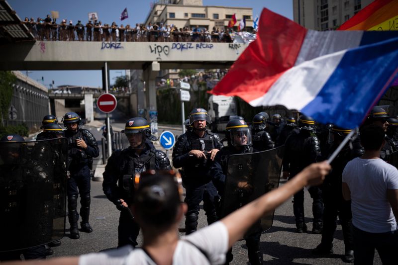 法國人連5個週末遊行　抗議健康通行證措施
