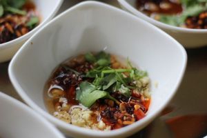 有網友透露,朋友看到他將沙茶醬加入「生蛋黃」瞬間大驚!讓他不禁好奇詢問「沙茶醬配蛋黃很奇怪嗎?」結果不少老饕都大讚「懂吃!」(示意圖/取自pixabay) ▲一名網友狂讚「沙茶醬」,表示各種食材幾乎都能加沙茶醬,加完還會直接變「另一種感覺」。(示意圖/取自pixabay)