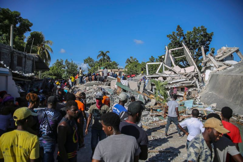 ▲海地14日遭到規模7.2強震重創，至今已知1297人死亡。（圖／美聯社／達志影像）
