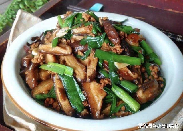 ▲韭菜和「2食材」是絕配,口味特別誘人。(示意圖/翻攝自《小楊聊美食》)
