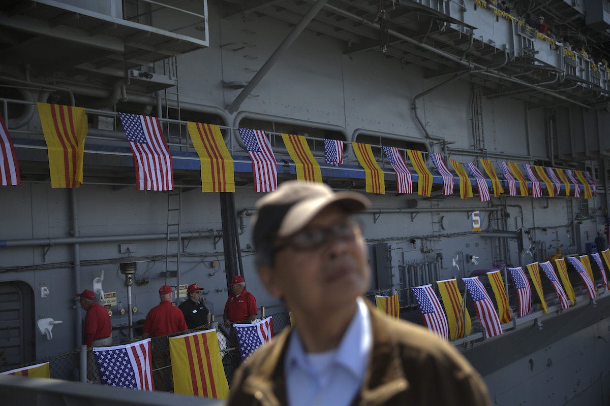 ▲美國昨天以直升機撤離駐阿富汗大使館人員的畫面在全球播送，喚起越南民眾對越戰的回憶並在網路上討論。圖為美軍撤離西貢「常風行動」週年資料照。（圖／美聯社／達志影像）