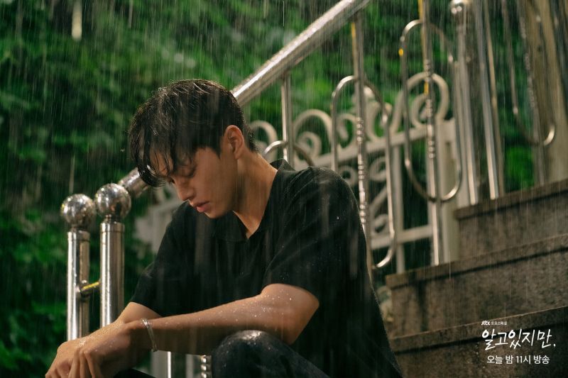 ▲宋江最新一集故事中,宛如恐怖情人。(圖/JTBC