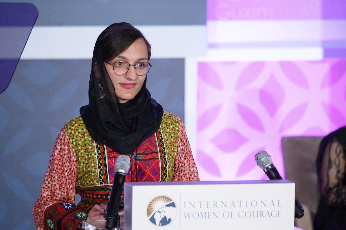 ▲阿富汗最年輕女性市長暨女權人士加法里告訴英國媒體，她曾多次遭受死亡威脅，如今塔利班再次上台，她只能坐等接受處決（圖／美聯社／達志影像）