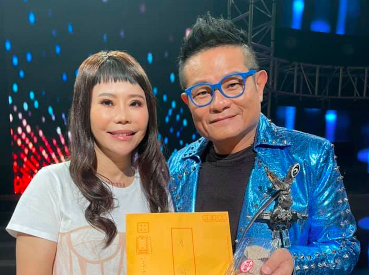 ▲許效舜（右）曬出與詹雅雯合照。（圖／翻攝許效舜臉書）