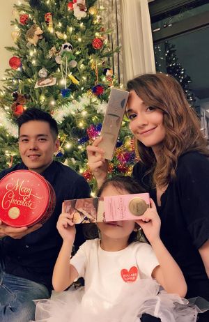 ▲瑞莎與老公Mike、女兒Veronika即將迎來新成員。(圖/瑞莎臉書) ▲瑞莎與老公Mike、女兒Veronika即將迎來新成員。(圖/瑞莎臉書)