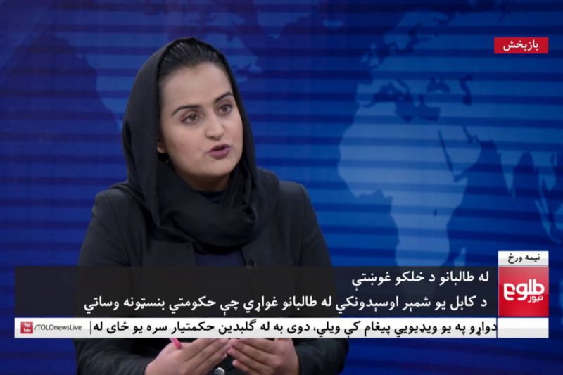 不畏強權質問塔利班　阿富汗女記者展現勇氣
