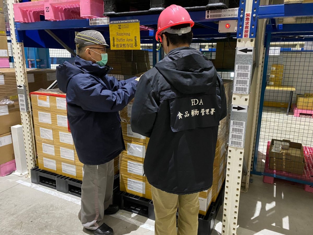 ▲食藥署表示，52.4萬劑AZ疫苗封緘完成。（圖／食藥署提供）