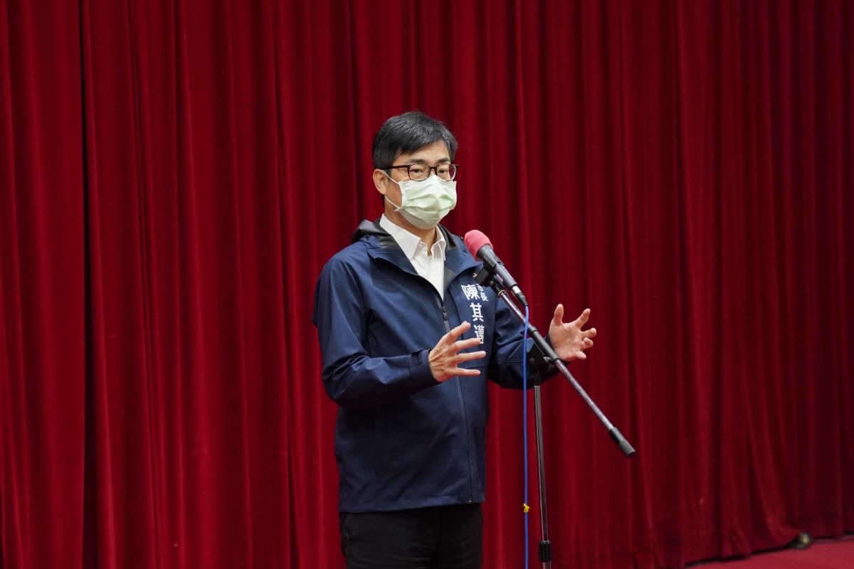 ▲高雄市長陳其邁今天率領市府相關局處赴議會，說明111年度高雄市總預算籌編情形。（圖／高市府提供）