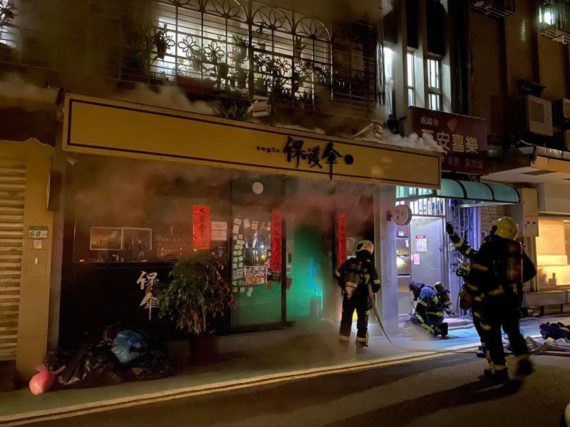 保護傘餐廳火警　火勢撲滅店內物品遭燒毀