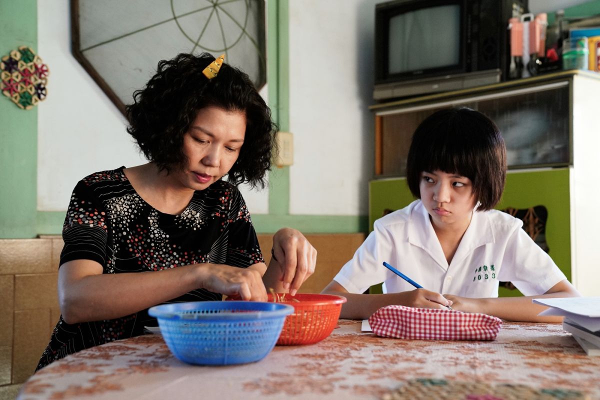 ▲于子育（左）、吳以涵在《俗女養成記2》中母女過招。（圖／CATCHPLAY+、華視提供）