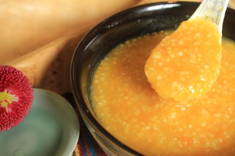 熬「小米粥」不要直接加水?美食家揭真相:煮出來香又濃