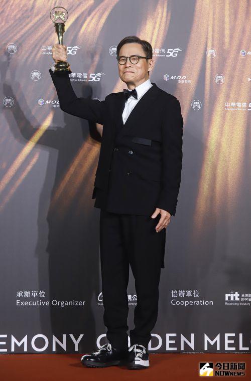 ▲羅大佑曾獲金曲獎特別貢獻獎，他原先為〈明天會更好〉寫的歌詞極度灰暗，經過眾人合力修改，才是今天傳唱的版本。（圖／NOWnews影像中心）