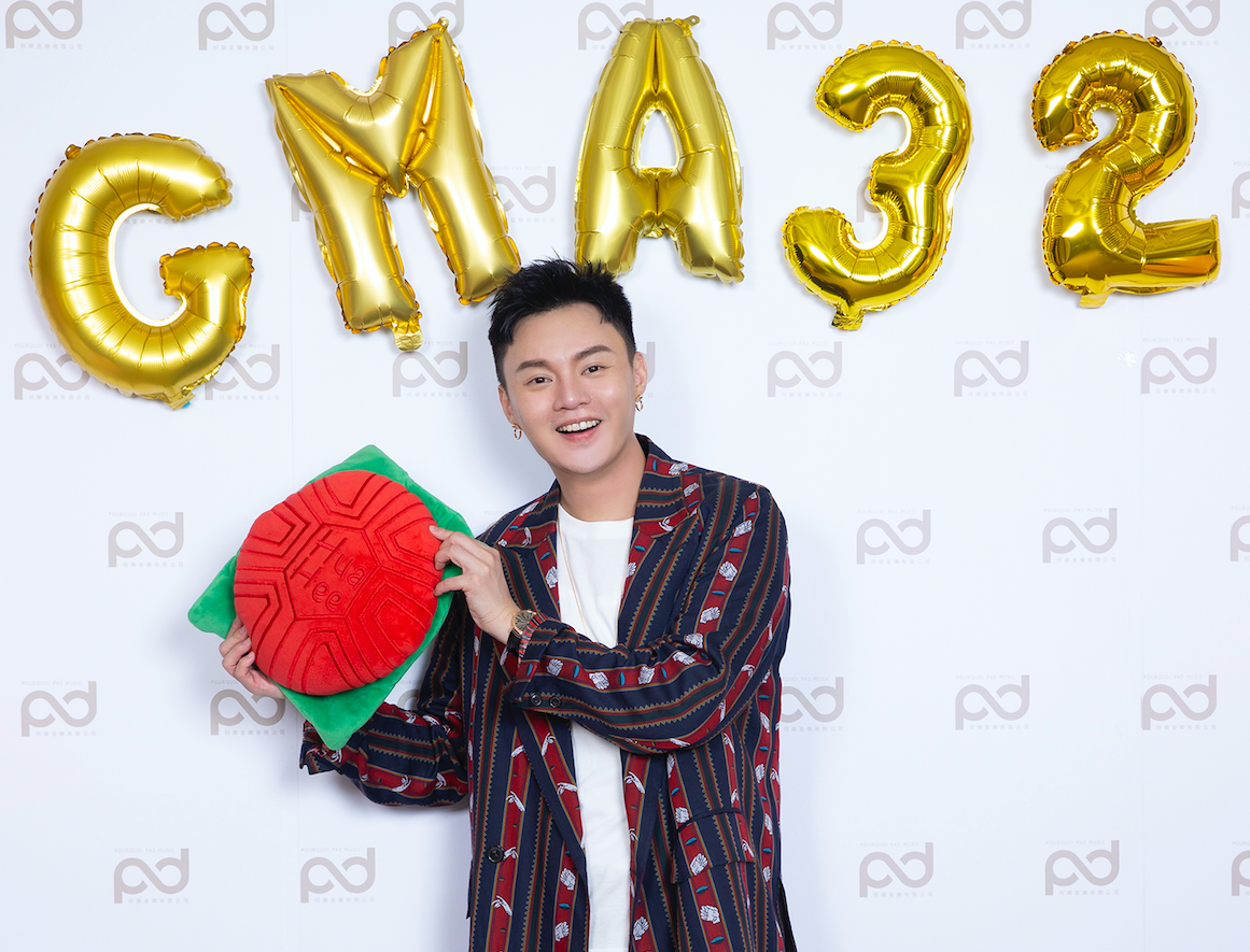 ▲許富凱終於奪下台語歌王。（圖／何樂音樂提供）