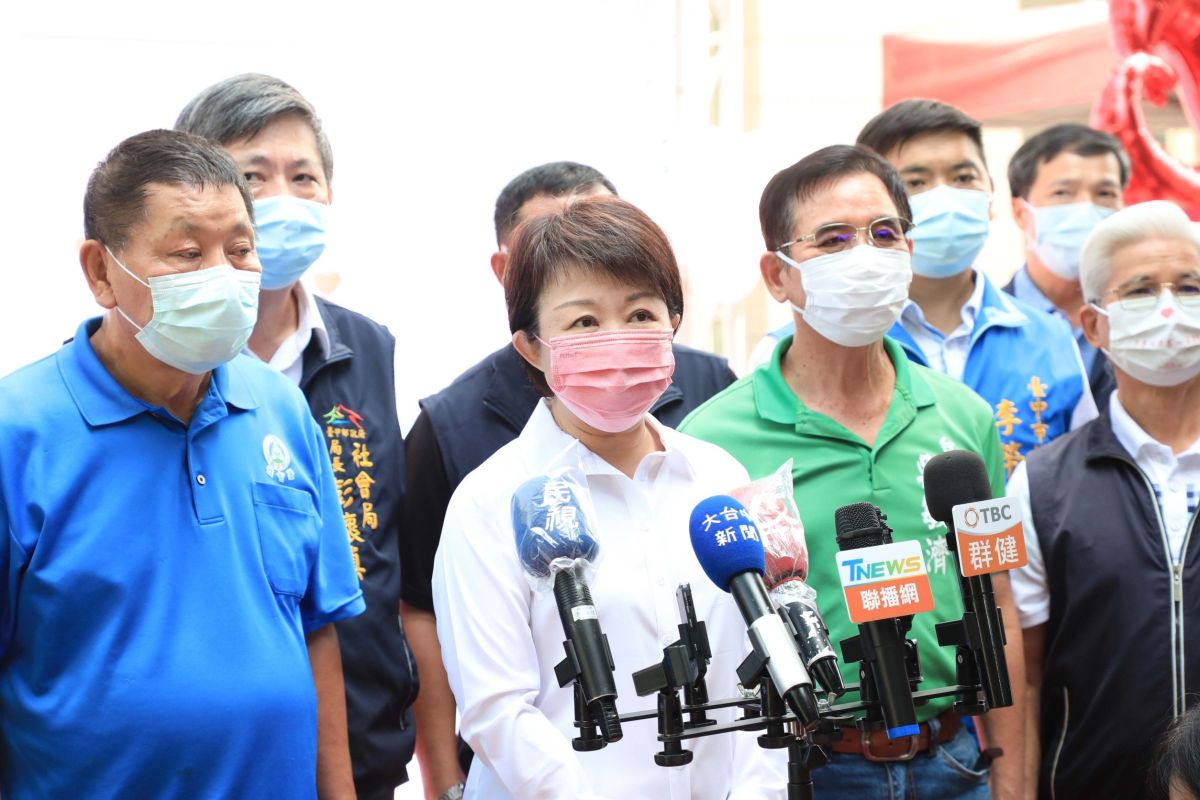 ▲8月24日起同住家人外出到餐廳內用可共鍋、免隔板。台中市長盧秀燕表示，台中沒有鬆懈的本錢，維持既有做法(圖／市政府提供2021.8.23)