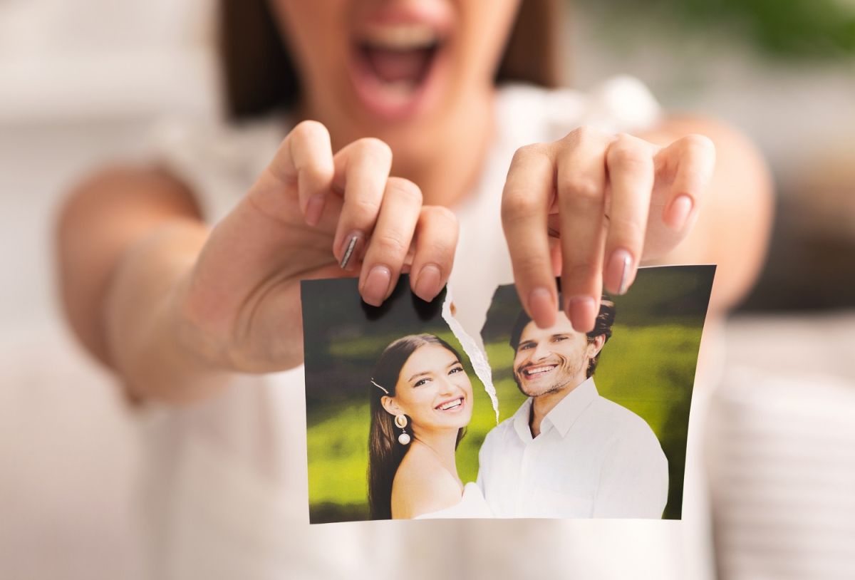 ▲對於剛分手的前任，不是所有人都能在第一時間徹底斷捨離。（圖／Shutterstock）