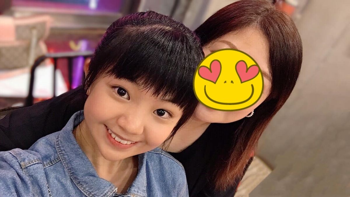 ▲吳以涵（左）高顏值媽媽曝光。（圖／翻攝吳以涵臉書）