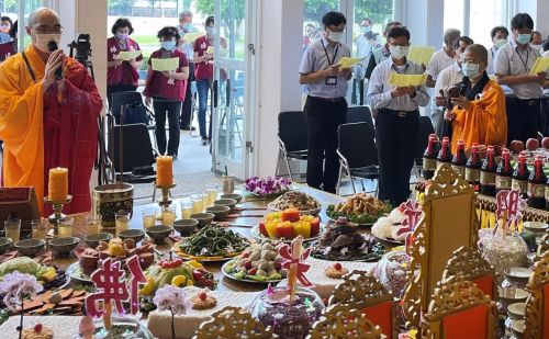 ▲台灣中油公司煉製事業部舉辦中元普渡祈安法會，祈求平安順福。(圖／記者黃守作攝，2021.08.25)