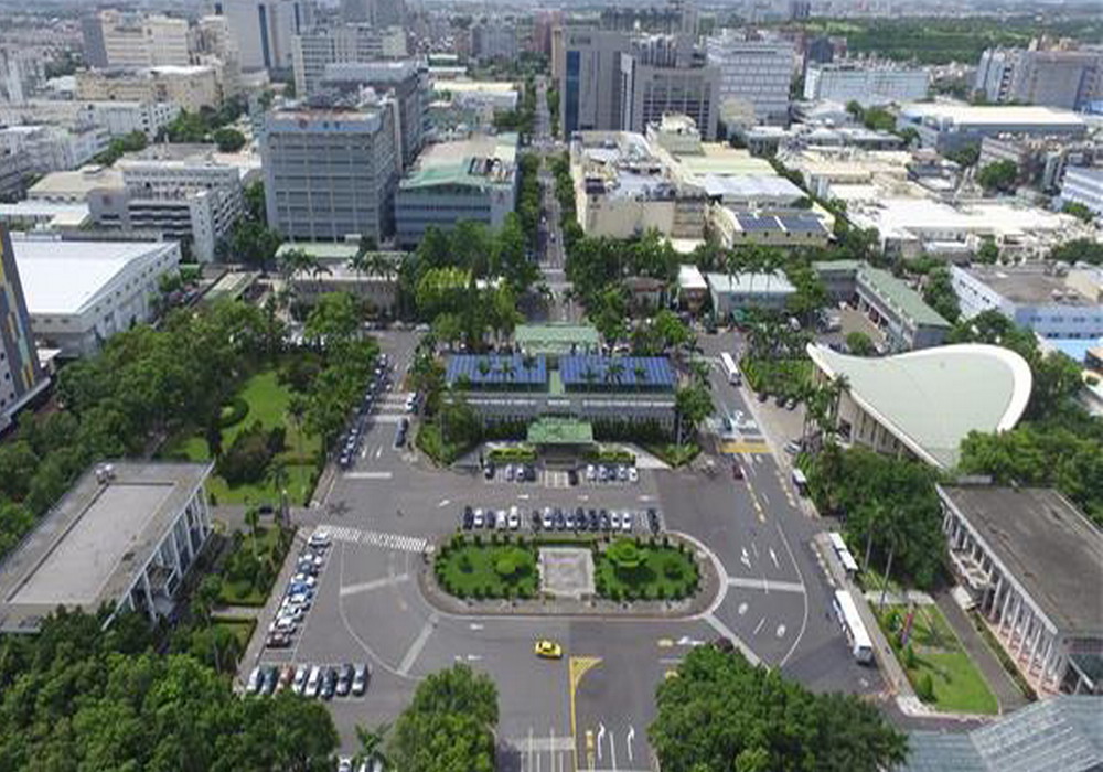 ▲經濟部加工出口區管理處全區今(110)年上半年投資額、營業額、出口額、進口額及員工數等5大營運指標全面走揚，其中，營業額首度突破新台幣2100億元，貿易額首度突破127億美元，雙雙創下同期歷史新高。(資料照／記者黃守作攝)