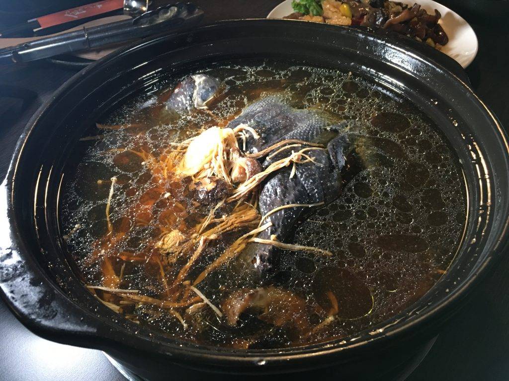 ▲「烏骨雞」怎麼煮才好吃？專業食客揭3吃法。（示意圖／金武鳳攝，2019.1.31)