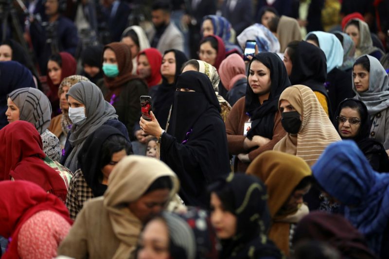 ▲塔利班重新執政，阿富汗女權進展恐開倒車。圖為過去阿富汗女性出席國際婦女節資料照。（圖／美聯社／達志影像）