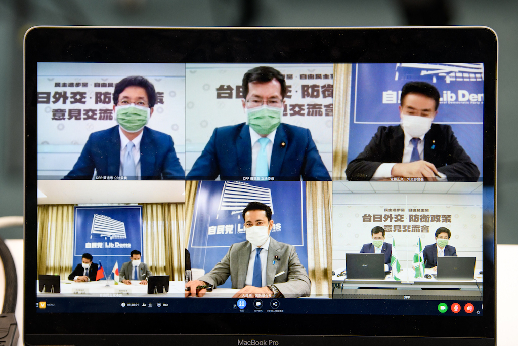 ▲爲共同因應中國威脅，台灣與日本執政黨首度舉辦「2+2」安全會談。（圖／民進黨提供）